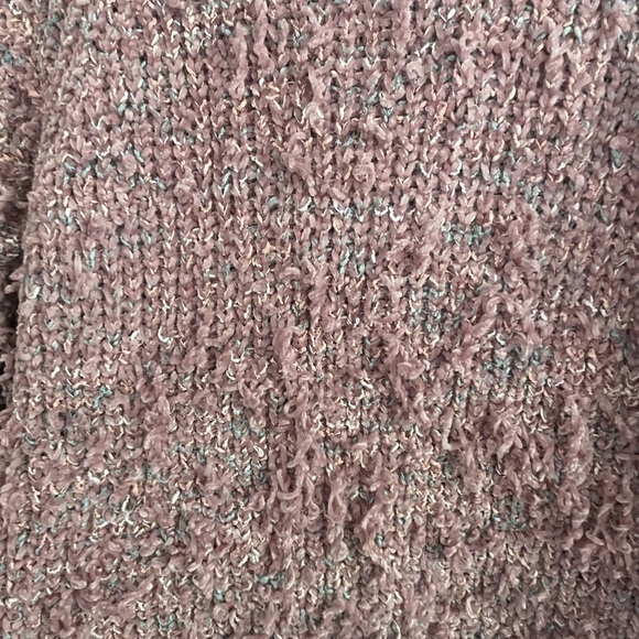 Distressed Dip Pink Sweater - Picture 5 of 8